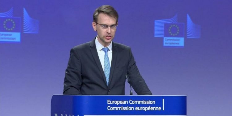 Διαψεύδει τον Τσαβούσογλου η Κομισιόν: Δεν τον εξουσιοδοτήσαμε να μιλά εκ μέρους μας