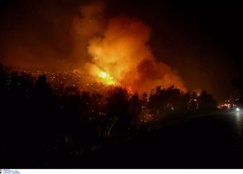 Φωτιά στο Γαλαξίδι – Μεγάλη κινητοποίηση από την πυροσβεστική