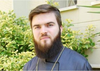 Κορονοϊός: Θετικός αρχιμανδρίτης που δήλωνε πως «δεν κολλά με τη Θεία Κοινωνία»