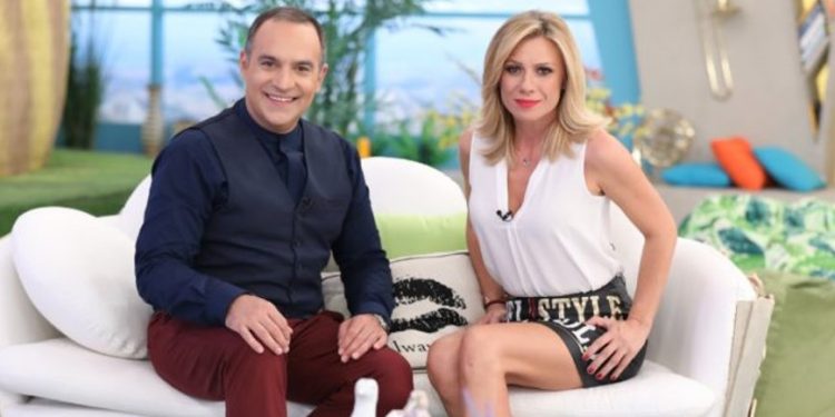 Alldaynews.gr Τι συμβαίνει τελικά; Χωριστά διακοπές για Κατερίνα Καραβάτου- Κρατερό Κατσούλη