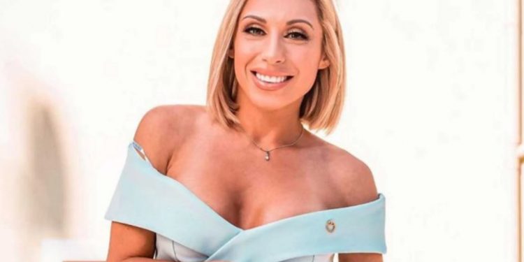 Mε αυτόν κοιμάται τα βράδια η Μαρία Καρλάκη[photos]