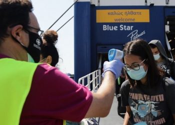 Τέλος Διακοπών: Μάσκα παντού και σύντομα SMS! Έτοιμη η κυβέρνηση για σκληρά μέτρα