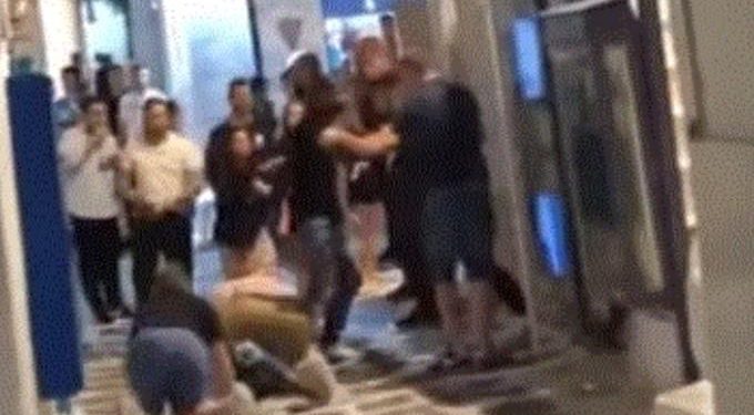 VIDEO – ντοκουμέντο: Το ξύλο του Μαγκουάιρ στη Μύκονο!