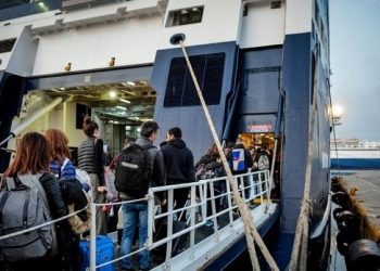 Νέα μέτρα: Υποχρεωτικές οι μάσκες και στο κατάστρωμα των πλοίων