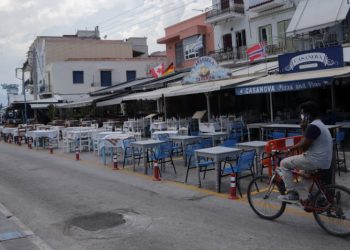 Και κλείνει ο Πόρος! Δε σας νοιάζει για τον Πόρο, ξέρω. Εσείς ζείτε αλλού