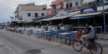 Και κλείνει ο Πόρος! Δε σας νοιάζει για τον Πόρο, ξέρω. Εσείς ζείτε αλλού