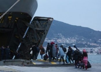 Λέσβος: Θετικοί στον κορωνοϊό 17 πρόσφυγες που έφτασαν στο νησί