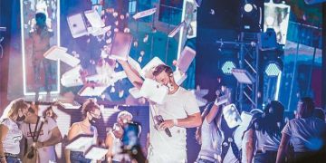 Alldaynews.gr Κορωνο-πάρτι με 2.000 κόσμο στη Χαλκιδική (pics)