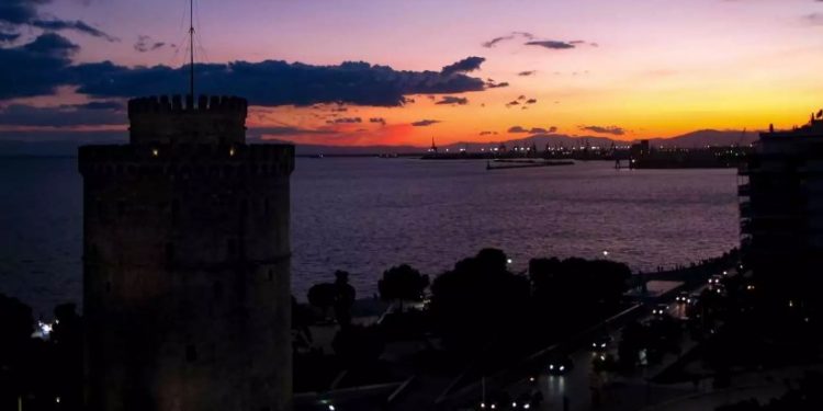 Alldaynews.gr Κορονοϊός: Στα «κόκκινα» η Θεσσαλονίκη! Μειώθηκαν τα κρούσματα στην Αττική