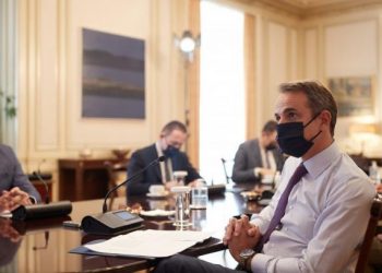 Κορωνοϊός: Στο τραπέζι η επαναφορά των sms και τοπικά lockdown