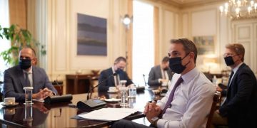 Alldaynews.gr Κορωνοϊός: Στο τραπέζι η επαναφορά των sms και τοπικά lockdown