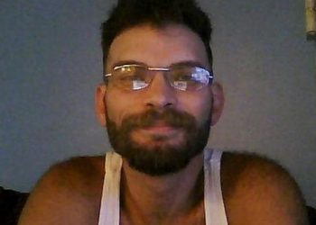 Σοκ: Έπιασε το σύζυγό της στο κρεβάτι με τη μητέρα του – Δικάζονται για αιμομιξία (pics)