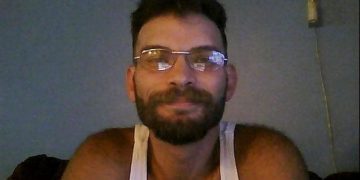 Alldaynews.gr Σοκ: Έπιασε το σύζυγό της στο κρεβάτι με τη μητέρα του – Δικάζονται για αιμομιξία (pics)