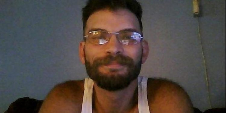 Alldaynews.gr Σοκ: Έπιασε το σύζυγό της στο κρεβάτι με τη μητέρα του – Δικάζονται για αιμομιξία (pics)