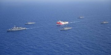 Alldaynews.gr Νύχτα – θρίλερ στο Αιγαίο: Προχωρά ακάθεκτο το Oruc Reis-Πως θα απαντήσει η Ελλάδα