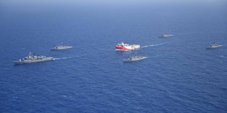 Alldaynews.gr Νύχτα – θρίλερ στο Αιγαίο: Προχωρά ακάθεκτο το Oruc Reis-Πως θα απαντήσει η Ελλάδα