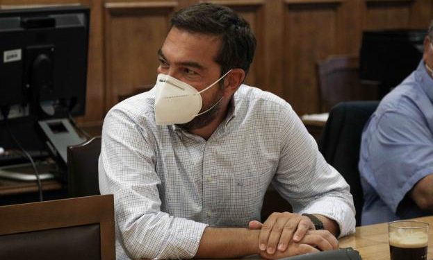 Με… μούσι και σούπερ προστατευτική μάσκα ο Αλέξης Τσίπρας στην ΚΟ του ΣΥΡΙΖΑ (pics)