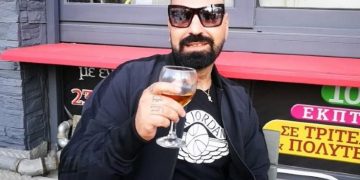 Alldaynews.gr Ο τράπερ Ypo για τα νέα μέτρα: «Να ξέρετε ο κοσμάκης δεν είναι καλά, θα σας πάει κ@@@φεράτζα μ@@@@@@»