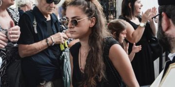 Alldaynews.gr Σερβιτόρα στη Μύκονο η κόρη του Μπονάτσου – «Στη ζωή χρειάζεται να κάνουμε κάποιες θυσίες»