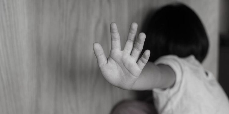 Κατήγγειλε την αδελφή του για παιδική πορνογραφία- Αρρωστημένο video με την κόρη της! “Σιγά το πράγμα, 3 άτομα το έχουν δει”