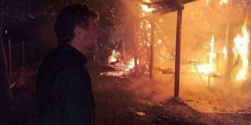 Alldaynews.gr Κάηκε ολοσχερώς ο ξενώνας Μελιβοίας – Κάλεσμα του Δημάρχου: “Φιλοξενήθηκαν φοιτητές και καθηγητές… Θα το ξανακάνουμε το σπιτάκι μας” (pics)