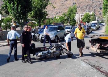 Σύγκρουση μηχανών με έναν νεκρό και έναν τραυματία