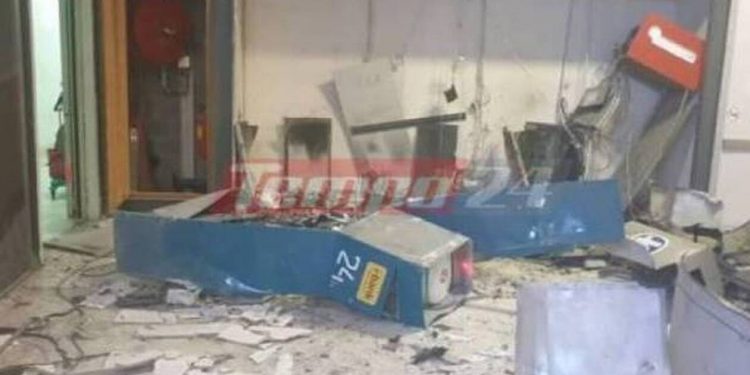 Alldaynews.gr Σπείρα με καλάσνικοφ «άδειασε» τρία ΑΤΜ – Χτύπημα με άρωμα Tρομοκρατίας (video)