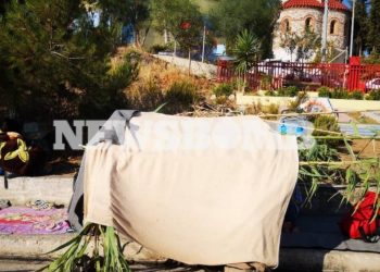 Μετανάστες στην Μόρια έκαναν «σκουπιδαριό» τις εκκλησίες και τα νεκροταφεία[photos]