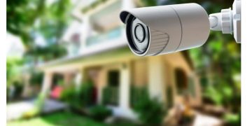 Alldaynews.gr Γνωστός επιχειρηματίας στις Κυκλάδες έκανε “Μπανιστήρι” τους γείτονές του με κάμερες