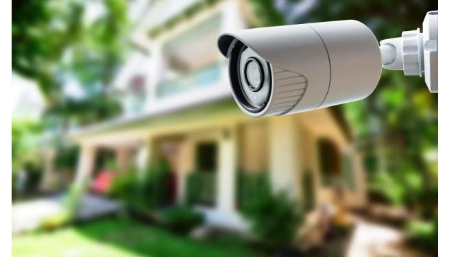 Alldaynews.gr Γνωστός επιχειρηματίας στις Κυκλάδες έκανε “Μπανιστήρι” τους γείτονές του με κάμερες