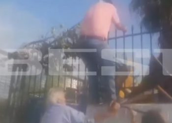 Καλαμάτα: Άγριο ξύλο με γονείς και μαθητές-Πετούσαν μέχρι και καρέκλες![video]