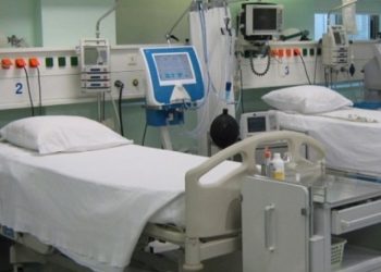 Χαροπαλεύει διασωληνωμένη  η νεαρή κοπέλα που ξυλοκοπήθηκε από τον σύντροφό της!