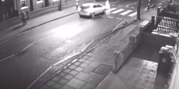 Παρέσυρε πεζό και τον εγκατέλειψε-Μετά έμαθε οτι ήταν ο πεθερός της[video]