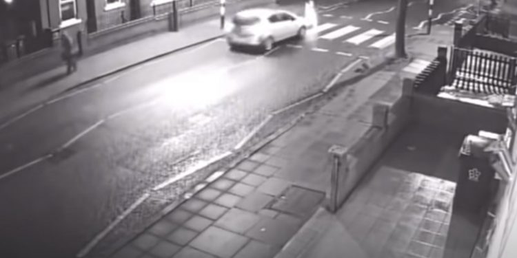 Παρέσυρε πεζό και τον εγκατέλειψε-Μετά έμαθε οτι ήταν ο πεθερός της[video]