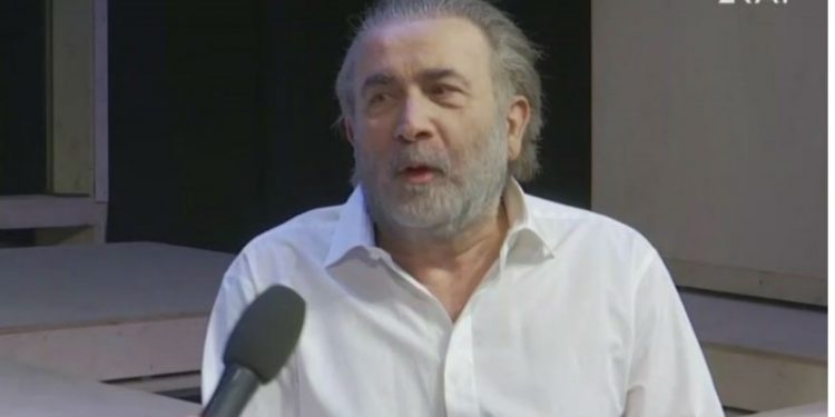 Alldaynews.gr “Κατέρρευσε” μπροστά στις κάμερες ο Λάκης Λαζόπουλος