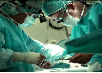 Έδωσε το νεφρό της στον αστυνομικό που την είχε συλλάβει