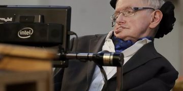 Alldaynews.gr Στίβεν Χόκινγκ: Ανατριχιαστικές αποκαλύψεις για την ερωτική του ζωή