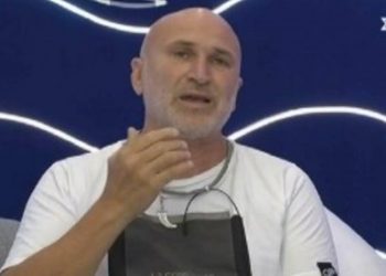 Big Brother: Όλη την ώρα γδύνεται! Άγριο κράξιμο του Χρήστου Μακρίδη για την Αφροδίτη[video]