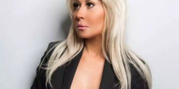 Alldaynews.gr The Bachelor: Η 38χρονη τραγουδίστρια Έλενα Μπάση είχε κλειστεί σε μοναστήρι