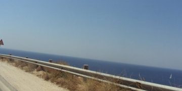 Και όμως δεν είναι τροχαία: Το μυστικό του δρόμου με τις περισσότερες πτώσεις αυτοκινήτων στην Ελλάδα[photos]