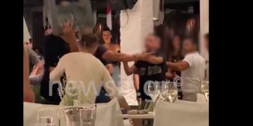 Άγριο ξύλο στο “Island” στη Βάρκιζα! Video ντοκουμέντο