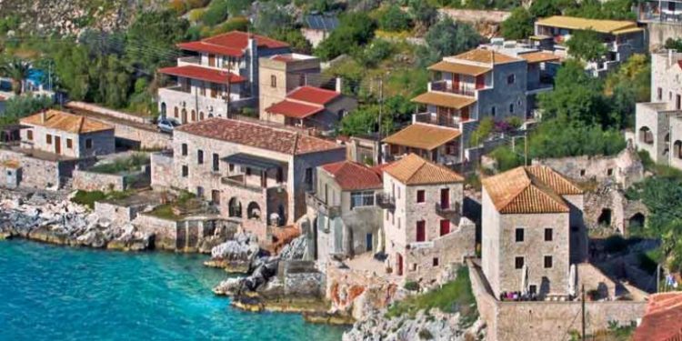 Η Μάνη είναι… νησί! Η ατάκα της χρονιάς απο παίκτρια Reality![Βίντεο]