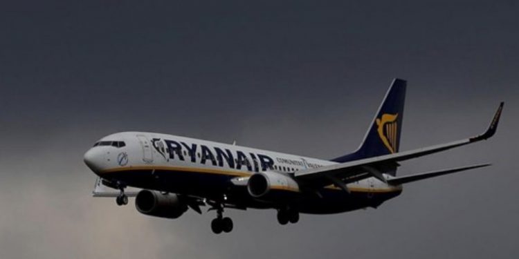 Alldaynews.gr Πτήση Θρίλερ με αεροπλάνο της Ryanair στην Κεφαλονιά