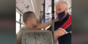 Δρομολόγιο Πειραιάς – Δάφνη: Άγριο ξύλο μεταξύ νεαρού και ηλικιωμένου για τη μάσκα[video]