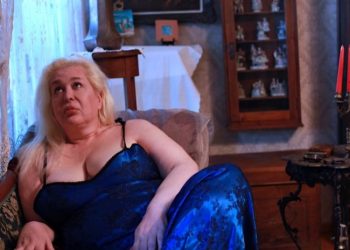 Alldaynews.gr Δήμητρα – Έλλη Κανελλοπούλου: «Η μάνα μου μού έκανε δώρο το μπορντέλο»