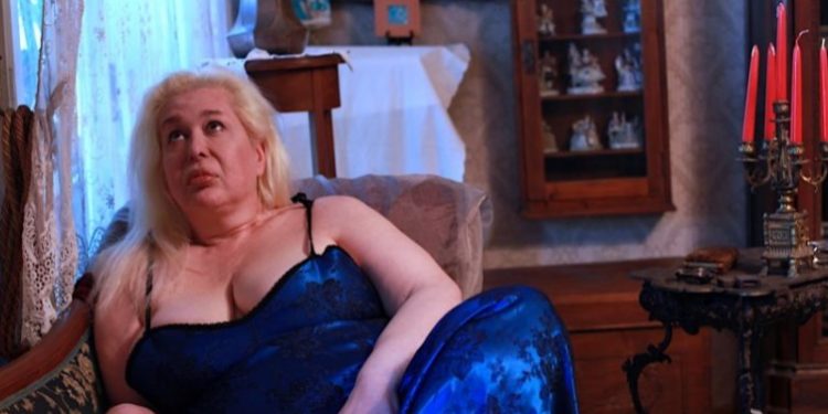 Alldaynews.gr Δήμητρα – Έλλη Κανελλοπούλου: «Η μάνα μου μού έκανε δώρο το μπορντέλο»