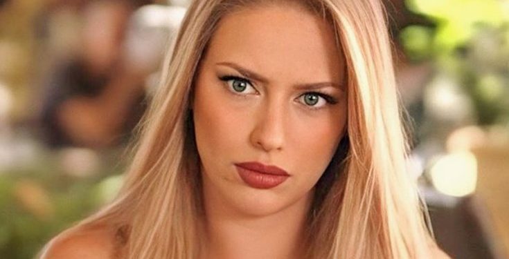 Alldaynews.gr H Ντόρα Μακρυγιάννη Γυμνόστηθη στην θάλασσα! Απολαύστε την!