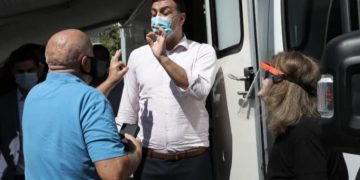 Alldaynews.gr Ο Κικίλιας έβαλε «χέρι» σε πολίτη – «Μη με ακουμπάτε» (video)