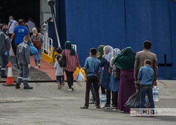 Μεταφέρουν  πρόσφυγες από το Καρά Τεπέ στην υπόλοιπη Ελλάδα[Δείτε Φωτογραφίες]
