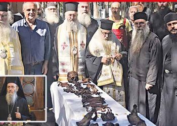 Θαύμα στην εκταφή του μητροπολίτη Καλλίνικου-Ευωδίασαν τα οστά του!